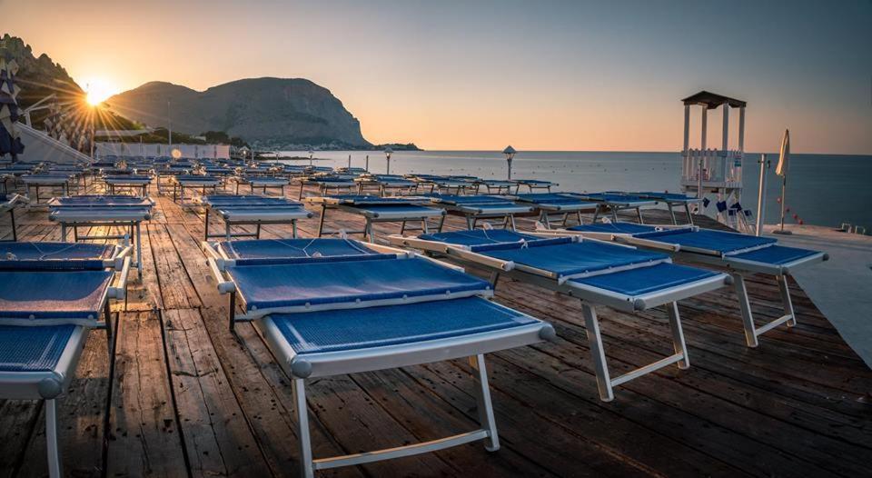 La Marsa Vacances Mondello Bagian luar foto